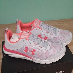 Under Armour Girl's Athletic Shoes in Gray and Pink